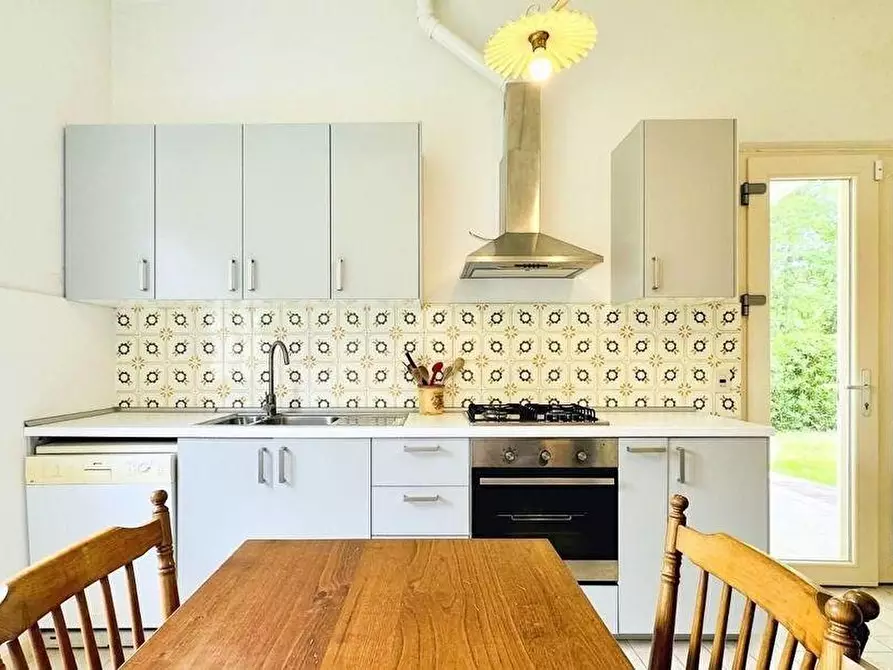 Immagine 22 di Villa in affitto  a Pietrasanta