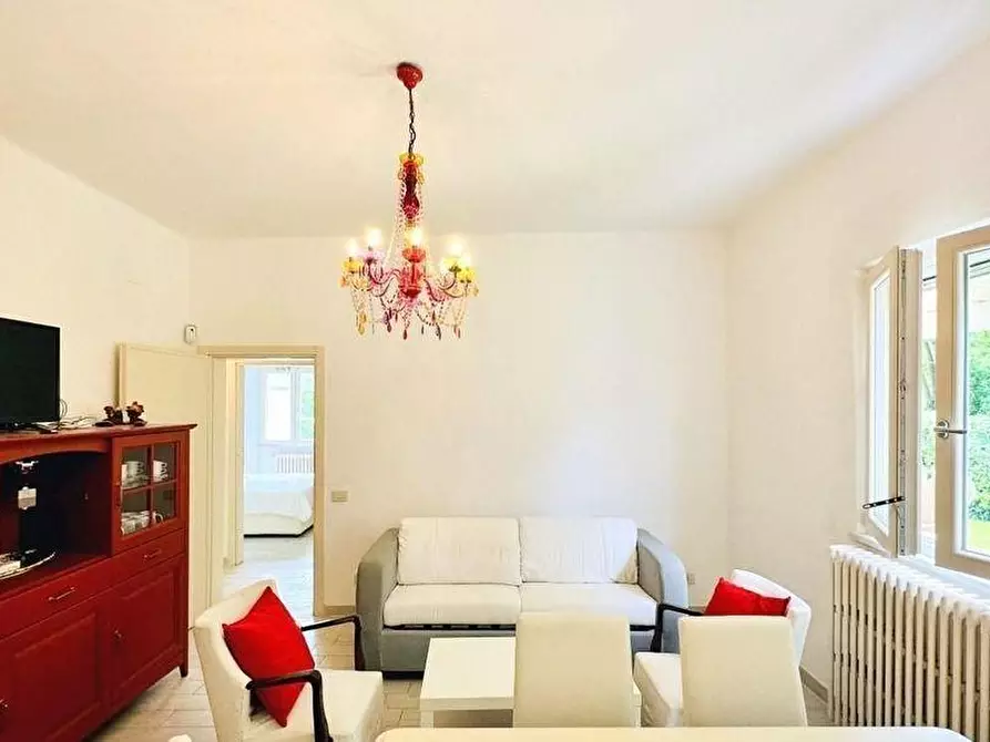 Immagine 16 di Villa in affitto  a Pietrasanta