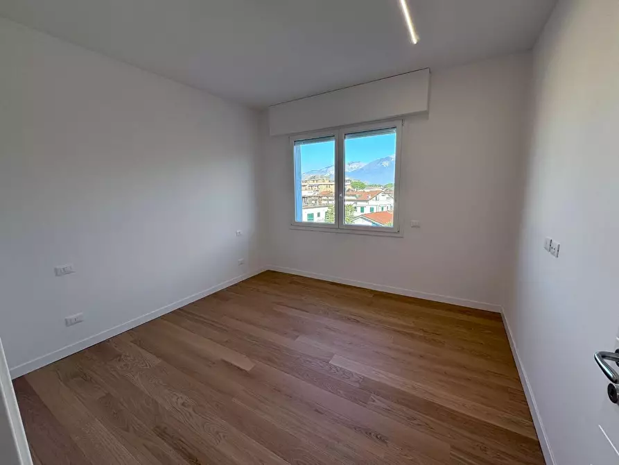 Immagine 13 di Appartamento in vendita  a Massa