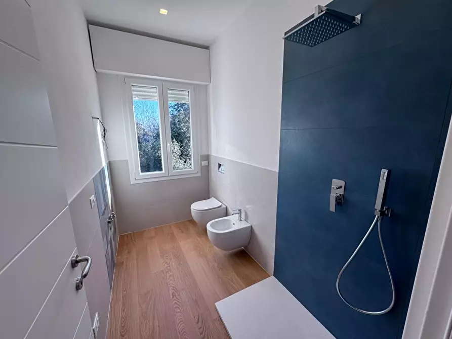 Immagine 10 di Appartamento in vendita  a Massa