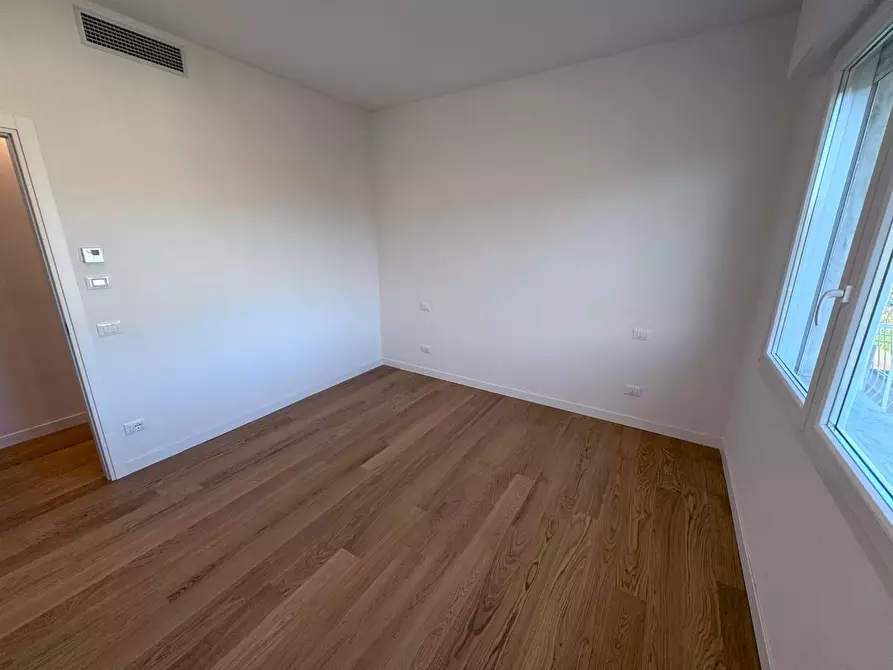 Immagine 12 di Appartamento in vendita  a Massa