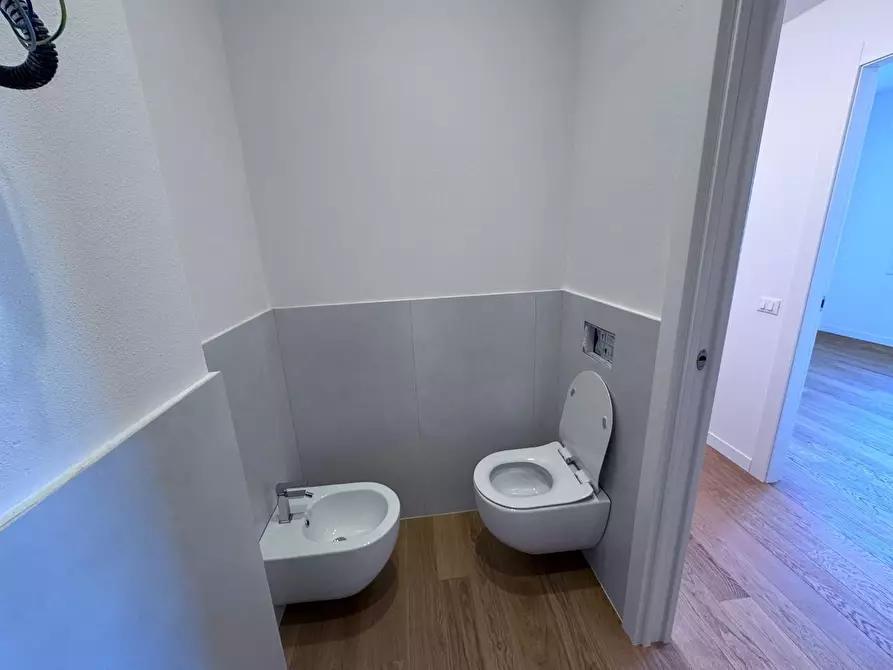 Immagine 11 di Appartamento in vendita  a Massa