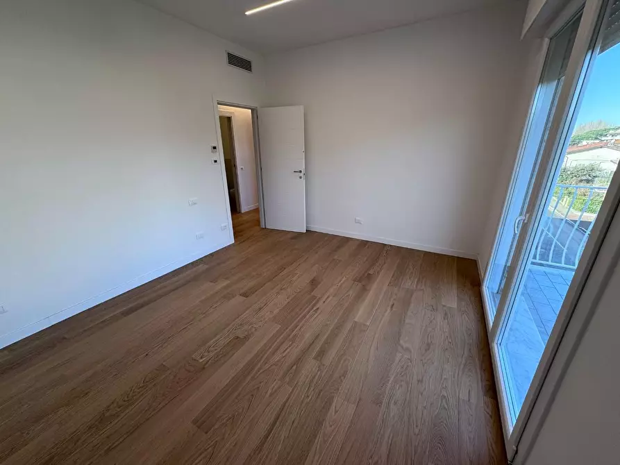 Immagine 9 di Appartamento in vendita  a Massa