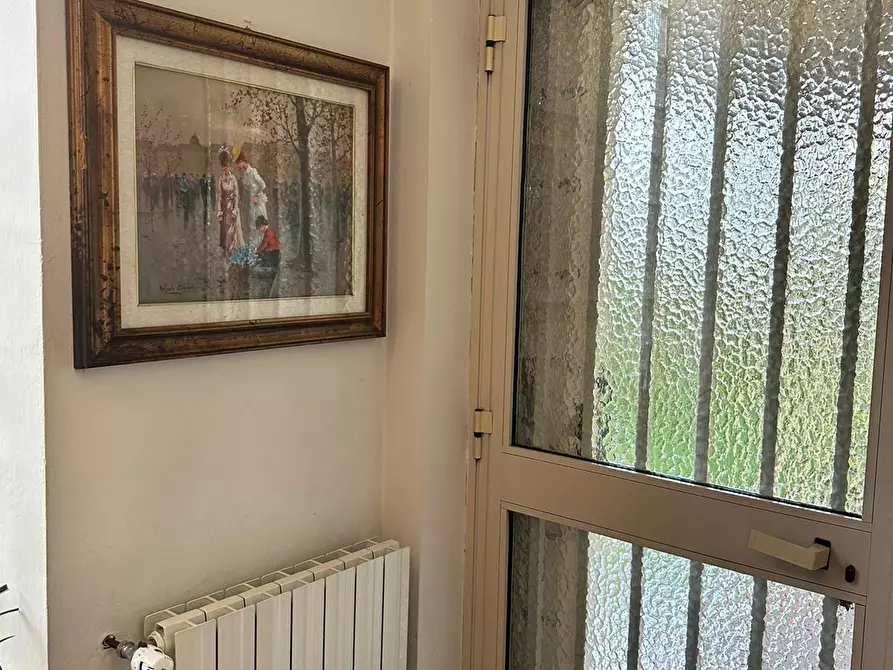 Immagine 8 di Villa in vendita  a Massa