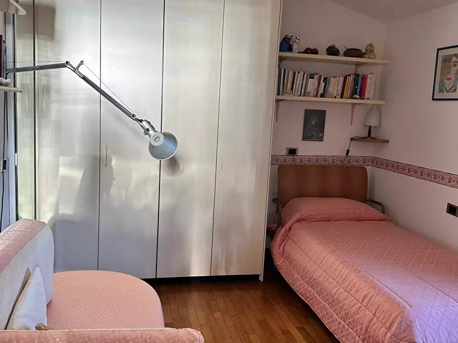 Immagine 19 di Villa in vendita  a Massa