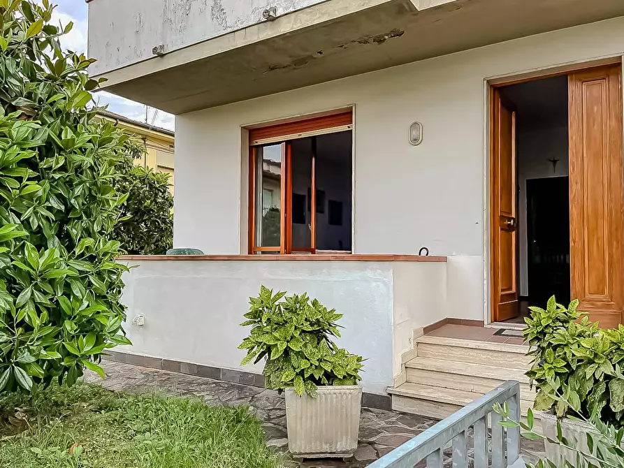 Immagine 11 di Casa bifamiliare in vendita  a Santa Croce Sull'arno