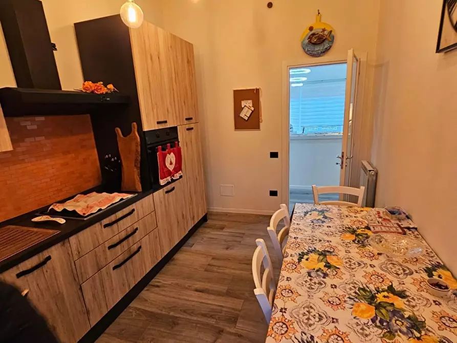 Immagine 3 di Appartamento in vendita  a Carrara