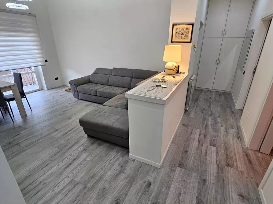 Immagine 2 di Appartamento in vendita  a Carrara