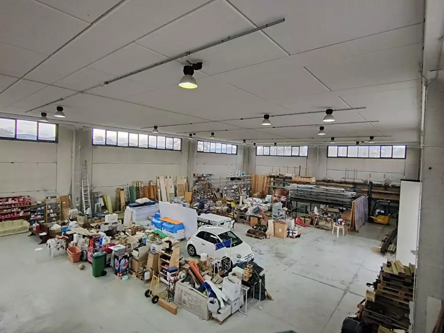 Immagine 1 di Capannone industriale in vendita  a San Vincenzo