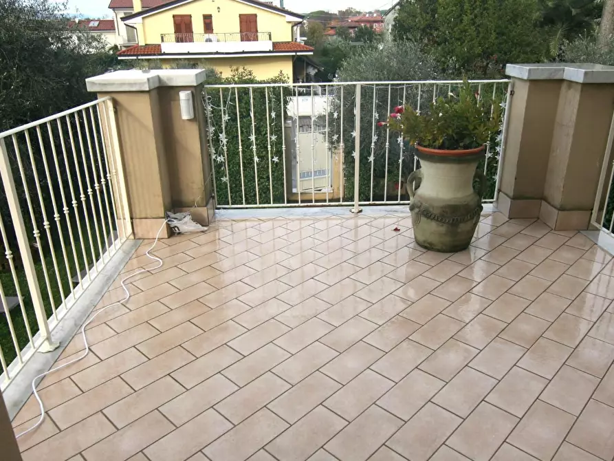 Immagine 17 di Villetta a schiera in vendita  a Carrara