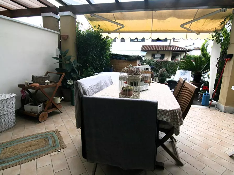 Immagine 10 di Villetta a schiera in vendita  a Carrara