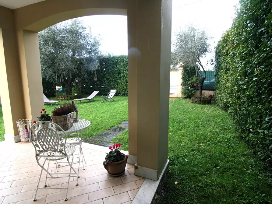 Immagine 30 di Villetta a schiera in vendita  a Carrara