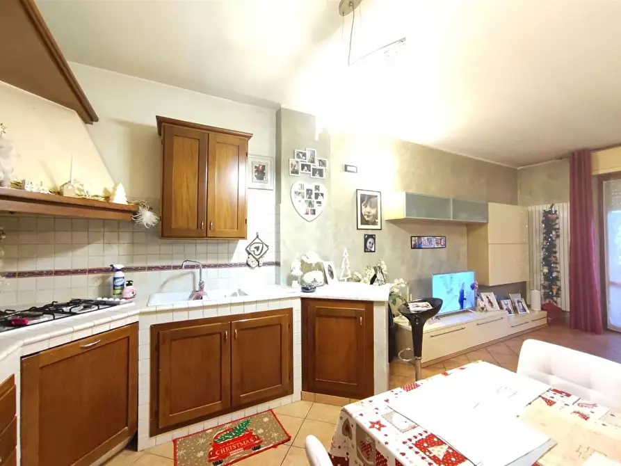 Immagine 4 di Appartamento in vendita  a Massa