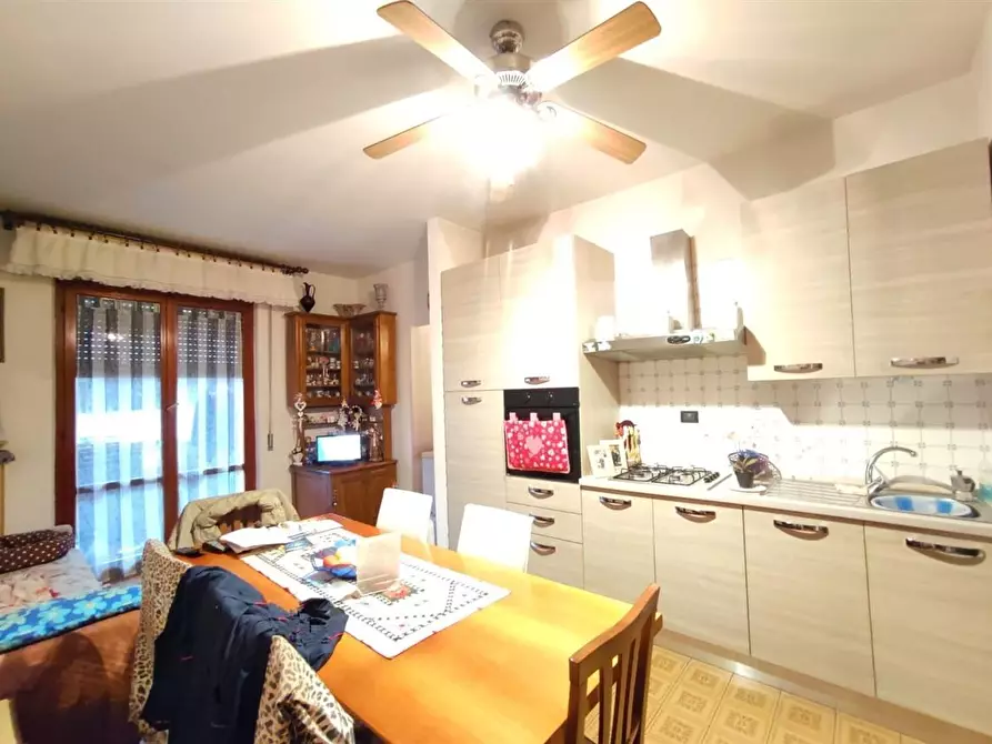 Immagine 16 di Appartamento in vendita  a Massa