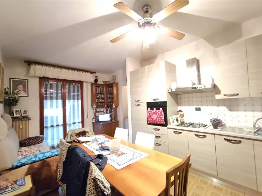 Immagine 15 di Appartamento in vendita  a Massa