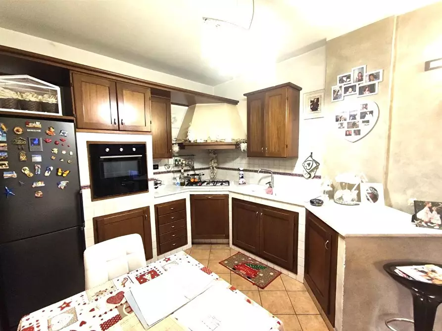 Immagine 5 di Appartamento in vendita  a Massa