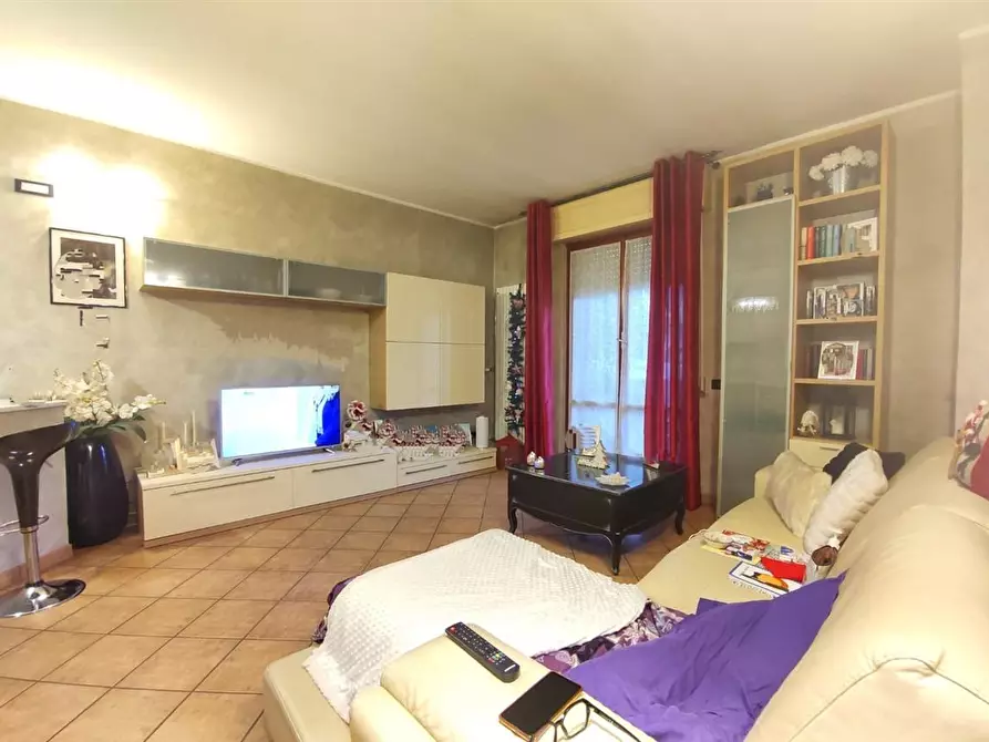 Immagine 2 di Appartamento in vendita  a Massa