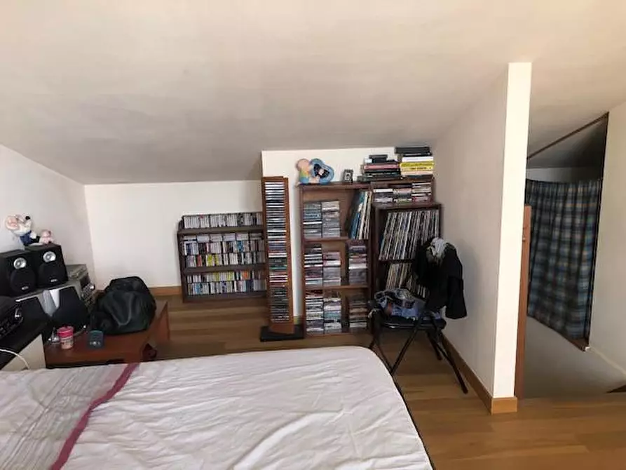 Immagine 13 di Appartamento in vendita  a Lucca