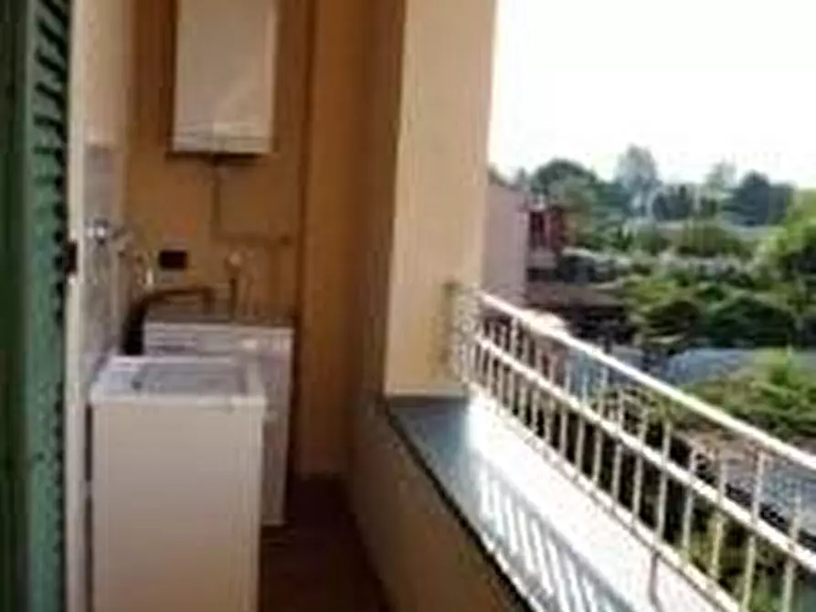 Immagine 5 di Appartamento in vendita  a Lucca