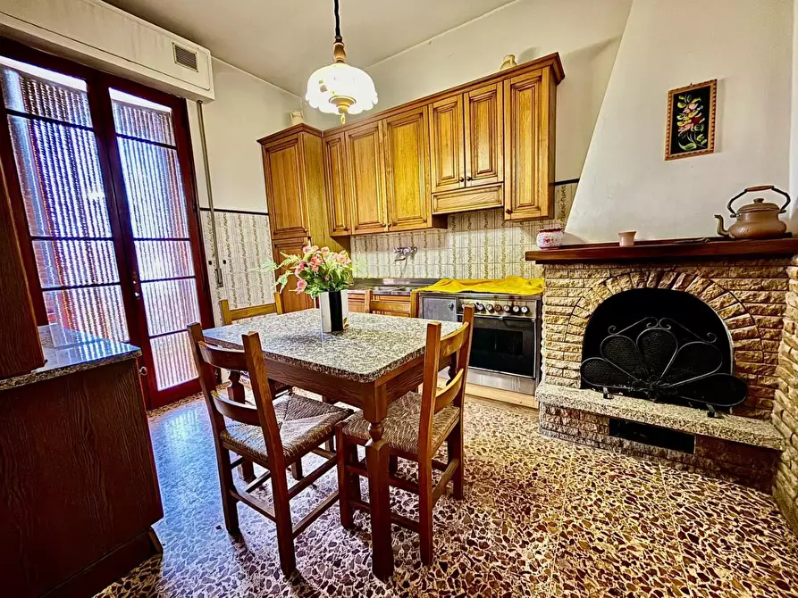 Immagine 9 di Casa bifamiliare in vendita  a Terricciola