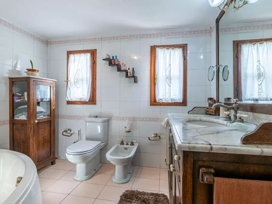 Immagine 20 di Porzione di casa in vendita  a Pontedera