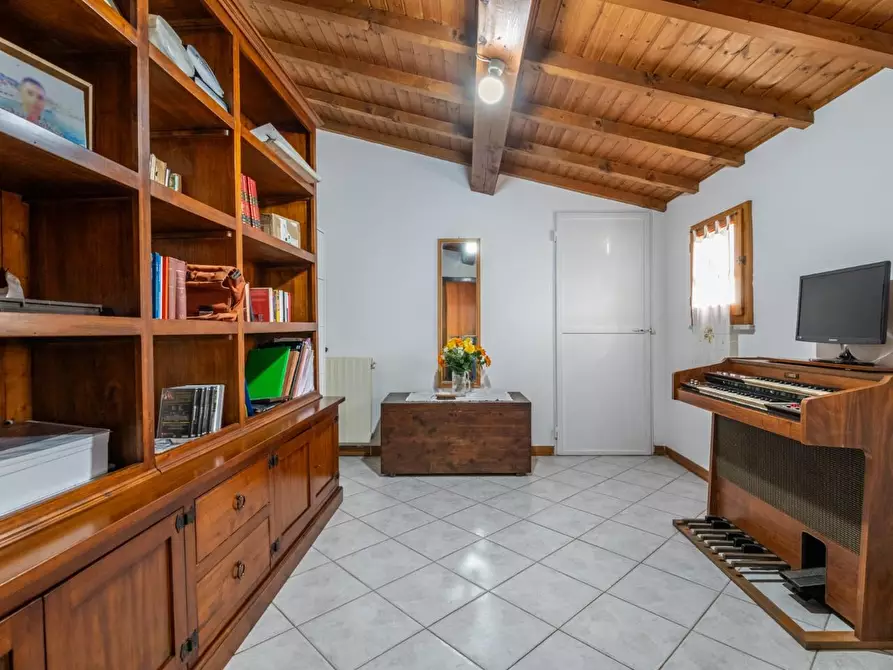 Immagine 23 di Porzione di casa in vendita  a Pontedera