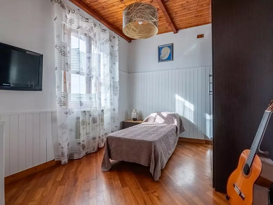 Immagine 15 di Porzione di casa in vendita  a Pontedera