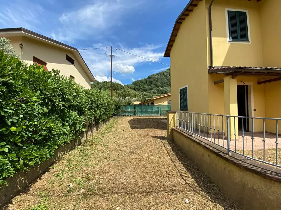 Immagine 2 di Villetta a schiera in vendita  a Borgo A Mozzano