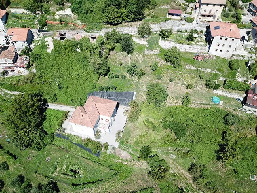 Immagine 27 di Villa in vendita  a Castelnuovo Di Garfagnana