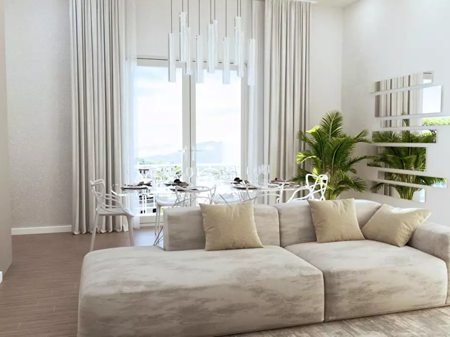 Immagine 2 di Appartamento in vendita  a Massa