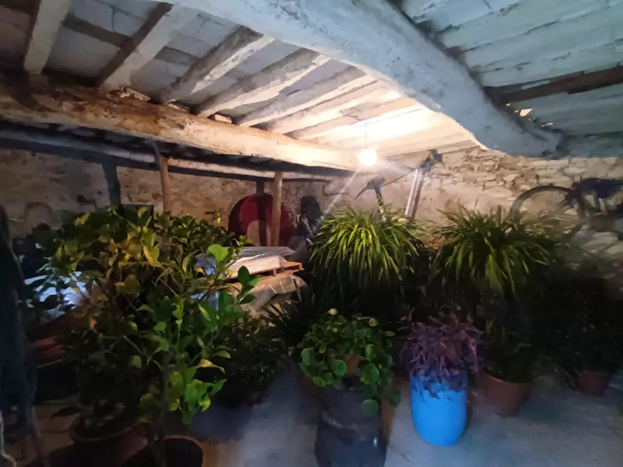 Immagine 22 di Porzione di casa in vendita  a Lucca