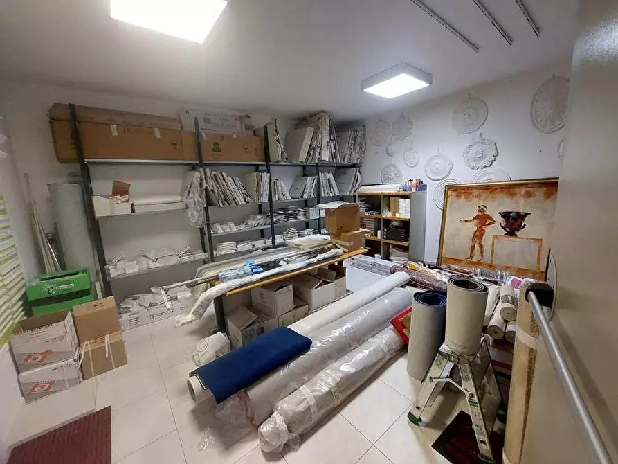 Immagine 20 di Attività artigianale in vendita  a Massa