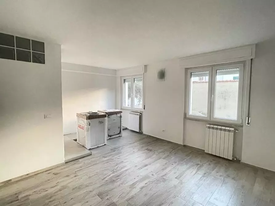 Immagine 11 di Appartamento in vendita  a Carrara