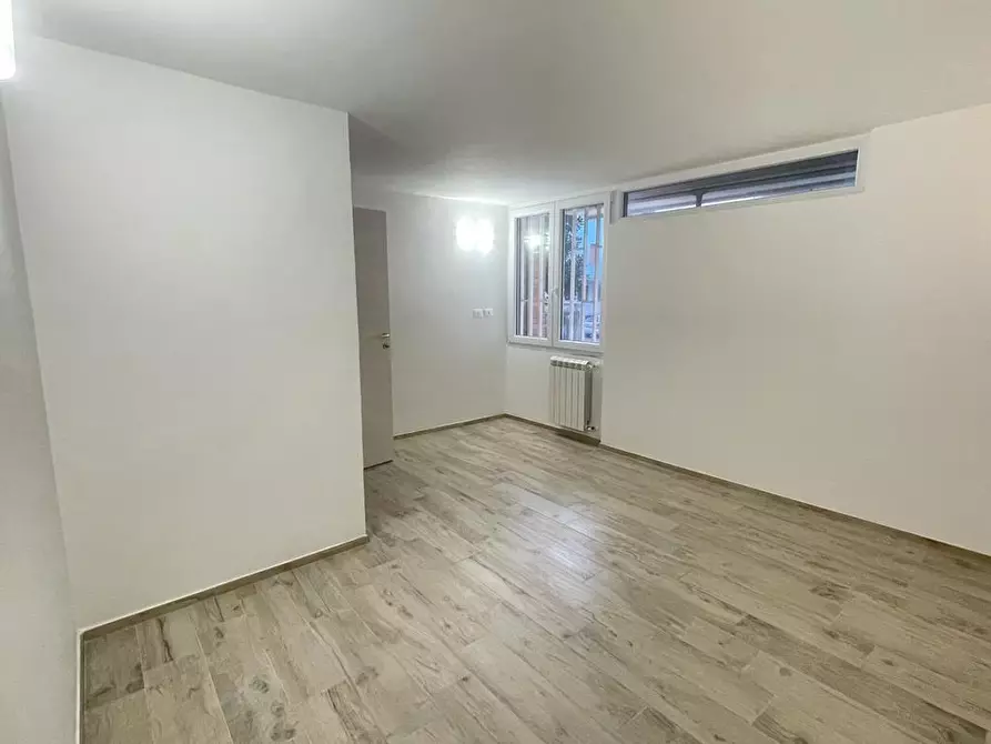 Immagine 9 di Appartamento in vendita  a Carrara