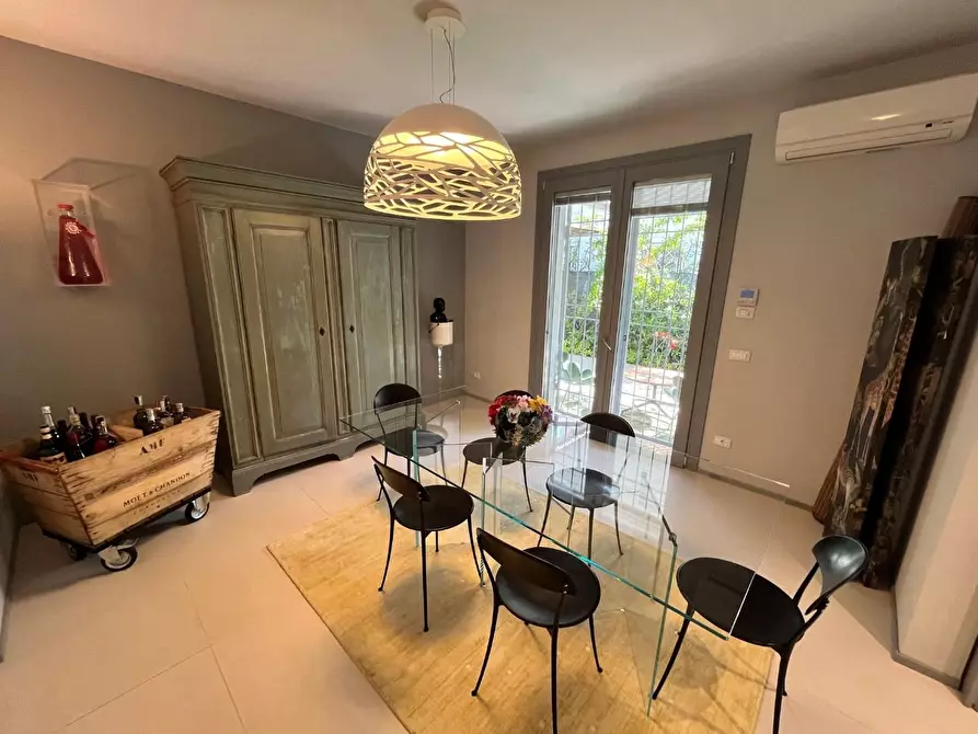 Immagine 16 di Villa in vendita  a Forte Dei Marmi