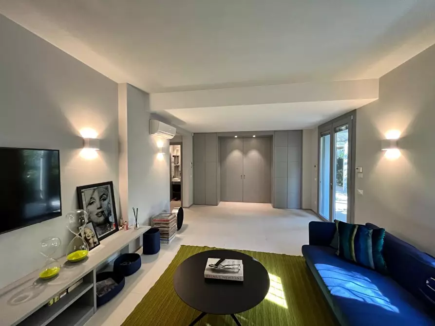 Immagine 14 di Villa in vendita  a Forte Dei Marmi