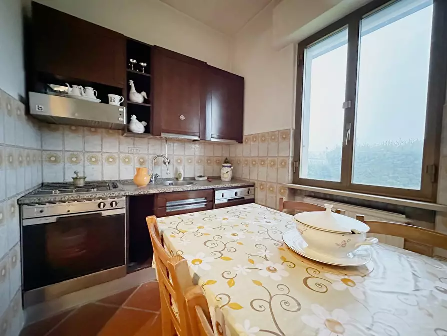 Immagine 17 di Villa in vendita  a Capannori