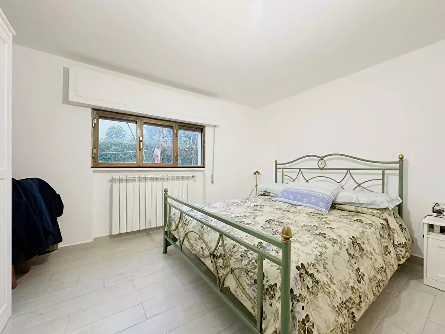 Immagine 7 di Villa in vendita  a Capannori