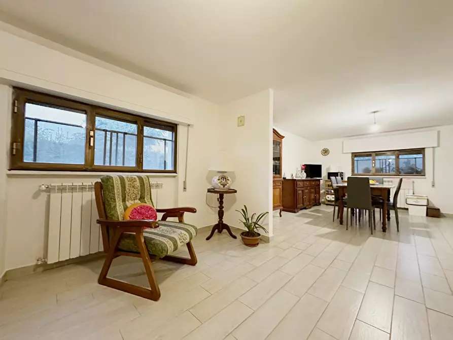 Immagine 6 di Villa in vendita  a Capannori