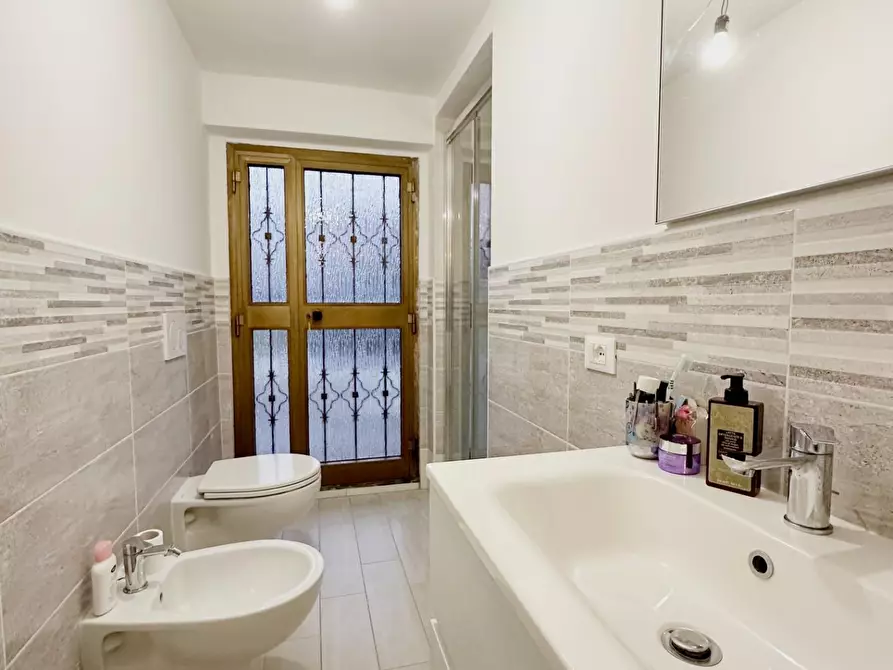 Immagine 9 di Villa in vendita  a Capannori