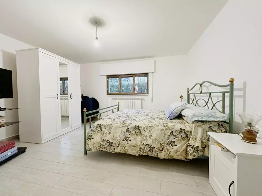 Immagine 8 di Villa in vendita  a Capannori