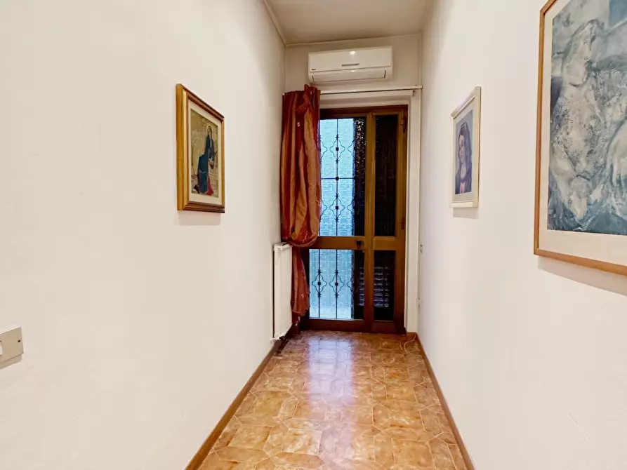 Immagine 22 di Villa in vendita  a Capannori