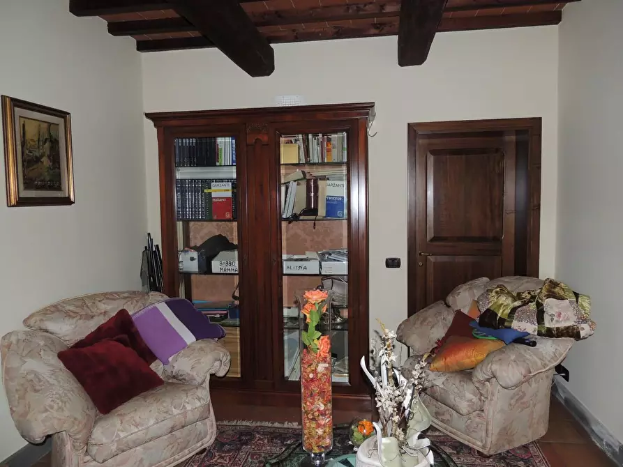 Immagine 8 di Villa in vendita  a Fucecchio