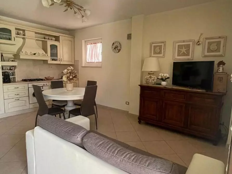 Immagine 4 di Villa in vendita  a Pietrasanta