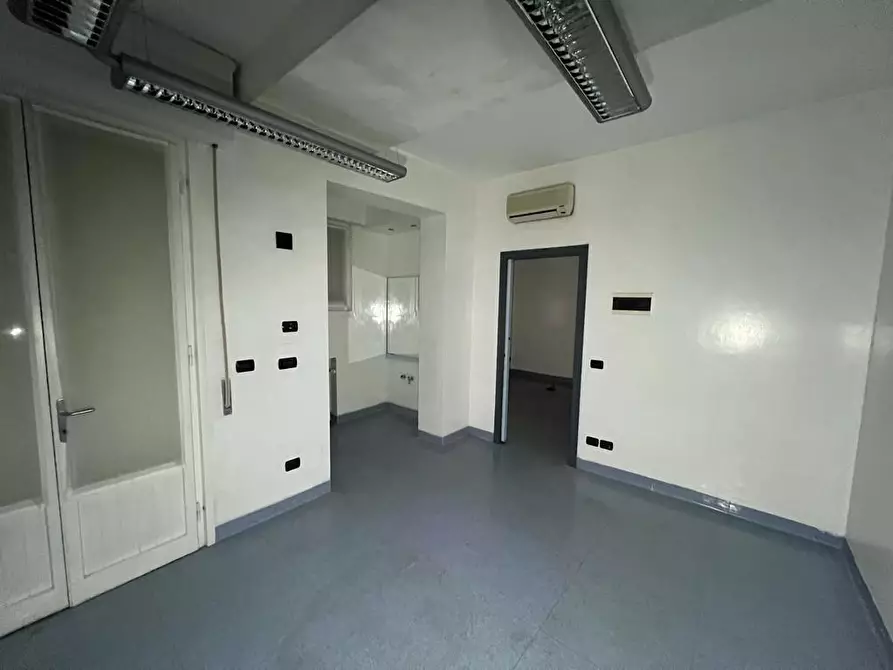 Immagine 10 di Ufficio in affitto  a Empoli