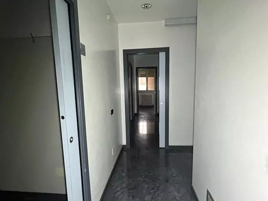 Immagine 11 di Ufficio in affitto  a Empoli