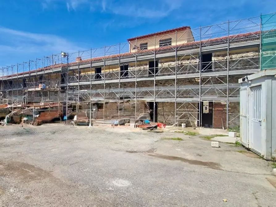 Immagine 39 di Appartamento in vendita  a Pisa