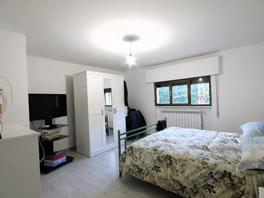 Immagine 17 di Villa in vendita  a Capannori