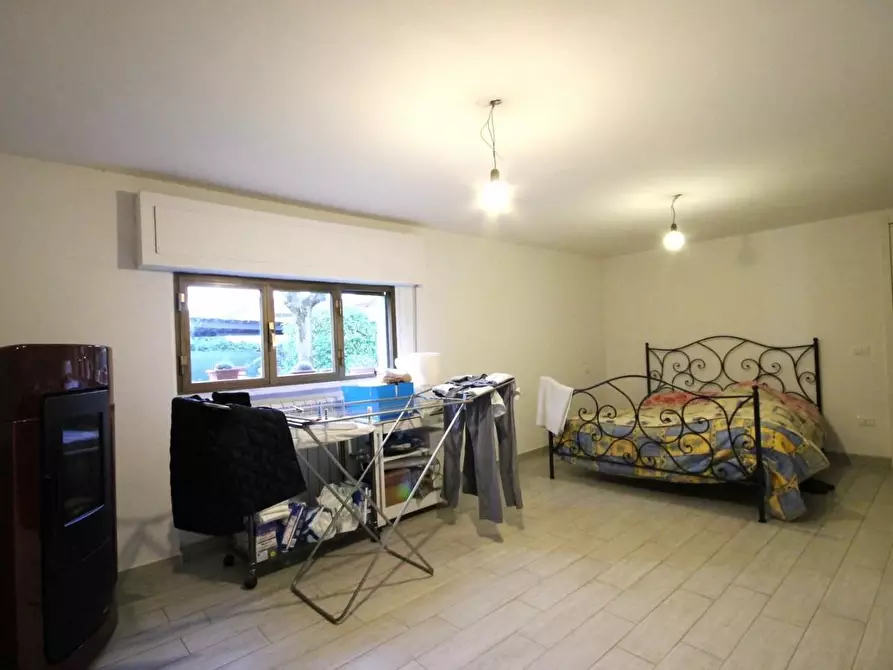 Immagine 15 di Villa in vendita  a Capannori