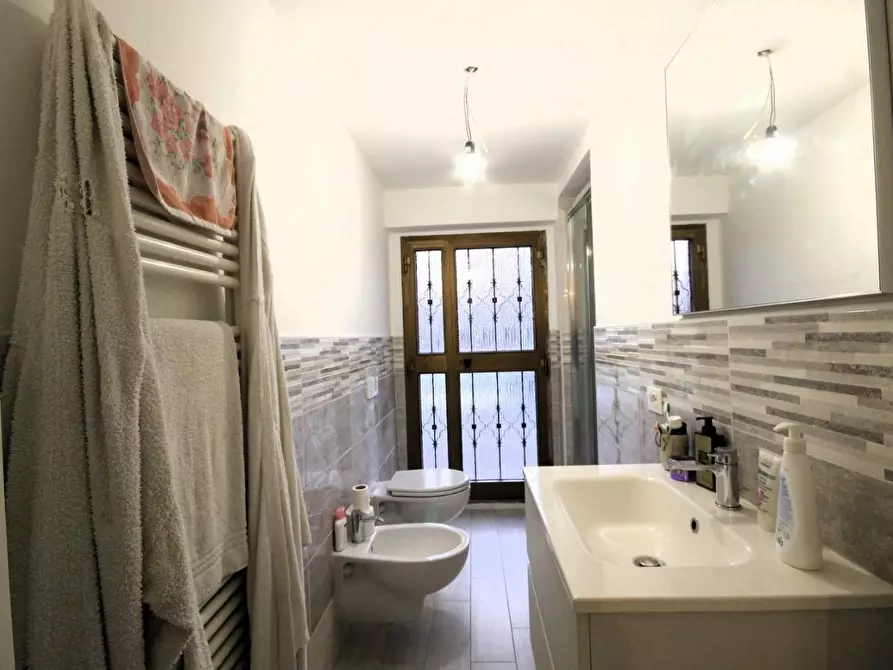 Immagine 18 di Villa in vendita  a Capannori